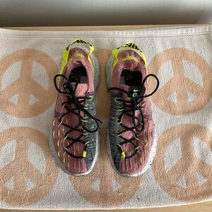 Nike Space Hippie 04